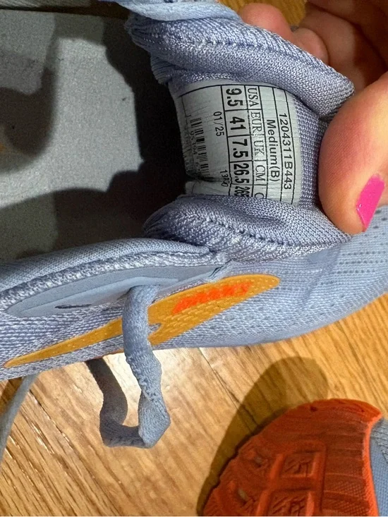 Brooks Ghost 17 Running Shoes - size 9.5 - Picture 5 of 5